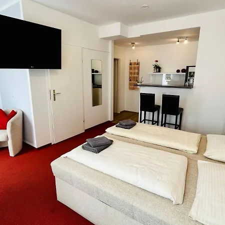 Πανσιόν Garni No.11 3*